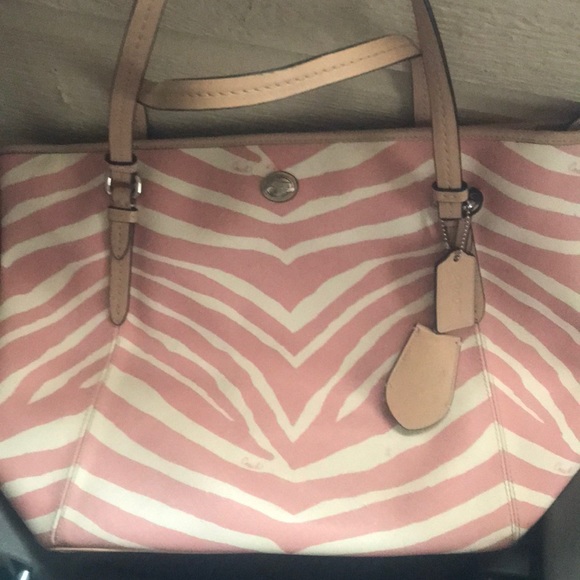 Purses - Picture 7 of 8